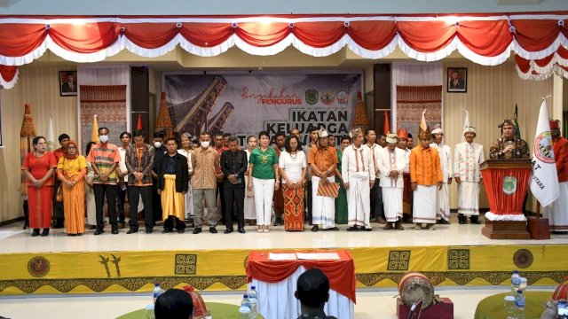 IKAT Luwu Utara Resmi Dikukuhkan, Indah Ajak Bangun Optimisme
