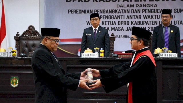 Bupati Lutra Beri Selamat Kepada Harruddin Yusuf Usia DIlantik Jadi Pimpinan DPRD