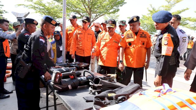 Sekretaris Daerah Kota Makassar Muh Ansar menekankan perlunya kekompakan tim dalam menghadapi bencana. Menurutnya tupoksi personil di lapangan harus jelas agar dapat memaksimalkan layanan pada korban terdampak bencana.