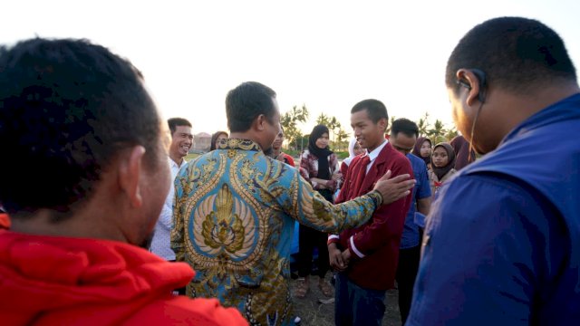 Andi Sudirman Lepas Sulsel Anti Mager, Warga Bantaeng Sahut : Gubernur Andalan