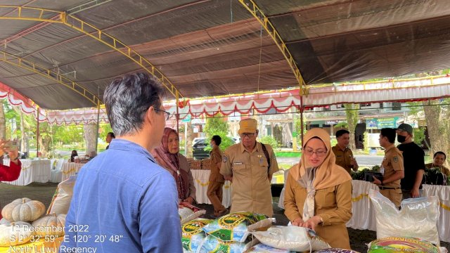 Dinas Perikanan dan Ketahanan Pangan (DPKP) Kabupaten Luwu Utara menggelar Gerakan Pangan Murah (Pasar Pangan Murah) sebagai upaya mengoptimalkan stabilisasi pasokan dan harga pangan, serta pengendalian inflasi jelang Natal dan Tahun Baru.