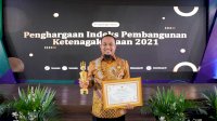 Pemprov Sulsel Terima Penghargaan IPK 2021 Urusan Ketenagakerjaan Kategori Besar Terbaik Pertama