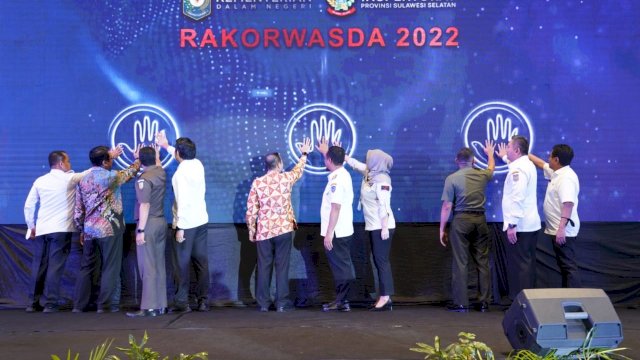 Gubernur Sulawesi Selatan Andi Sudirman Sulaiman, membuka secara resmi Rapat Koordinasi Pengawasan Daerah (Rakorwasda) Provinsi Sulawesi Selatan tahun 2022 di Hotel Claro Makassar, Rabu, 14 Desember 2022.