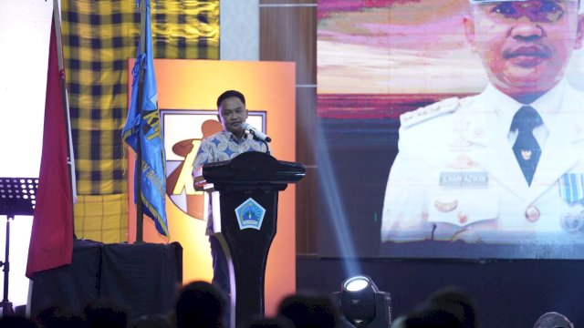 Bupati Bantaeng, DR Ilham Azikin berjanji akan menjadi inisiator untuk penyatuan kembali KNPI Sulsel. Dia menganggap hal ini perlu dilakukan untuk kepentingan bersama pemuda Sulsel.