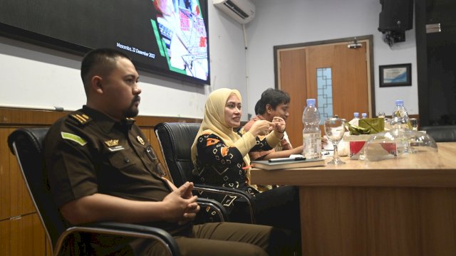 Pemerintah kabupaten Luwu Utara menggelar High Level Meeting dalam rangka pengendalian inflasi, Kamis (22/12/2022), di Ruang Command Center Kantor Bupati Luwu Utara.