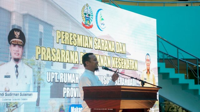 Gubernur Sulawesi Selatan, Andi Sudirman Sulaiman meresmikan delapan sarana dan prasarana di Rumah Sakit Khusus Daerah (RSKD) Dadi, Jalan Lanto Daeng Pasewang, Makassar, Jumat, 23 Desember 2022.