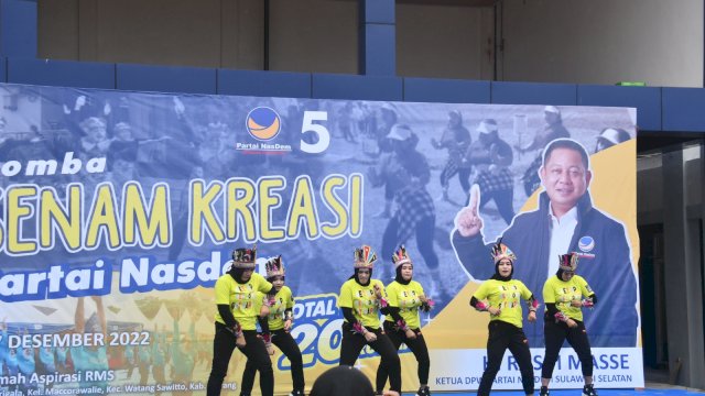 Penampilan Salah Satu Peserta Lomba Senam Kreatif Partai Nasdem 