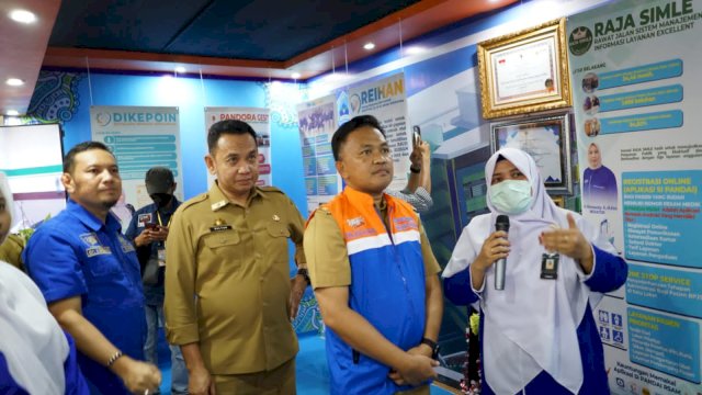 Bupati Bantaeng, Ilham Azikin bersama sejumlah Kepala OPD menghadiri Pemeran Inovasi Kesehatan 2022 yang digelar di Balai Kartini, Kecamatan Bantaeng, Selasa (27/12). 