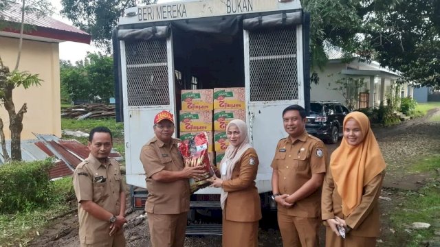 Trotoar.id, Selayar - Gubernur Sulawesi Selatan, Andi Sudirman Sulaiman menginstruksikan untuk mengevakuasi korban kapal KM Kasman Indah 06.