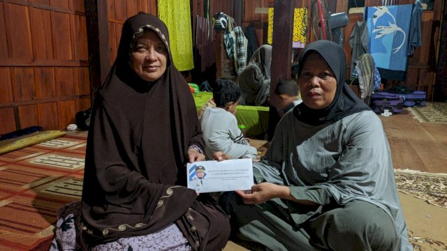 Seorang guru SMK Negeri 4 Sidrap (SPP Negeri Rappang) meninggal dunia karena tertimpa pohon di kompleks sekolah, pada Selasa (27/12) lalu.