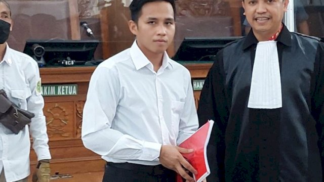 Jaksa Penuntut umum menuntut mantan ajudan Ferdy Sambo, Bharada Richard Eliezer Pudihang Lumiu pidana 12 tahun penjara dalam kasus kasus pembunuhan berencana terhadap Brigadir N Yosua Hutabarat.&nbsp;