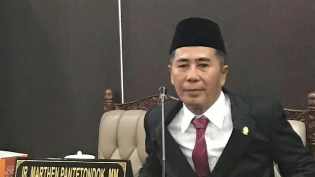 2 Februari Marthen Rantetondok Ucapkan Sumpah Pengangkatan Sebagai Anggota DPRD