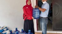 Gerakan 1000 Galon, SDN Katokkoan Sumbang 17 Air Galon untuk Penyintas Bencana