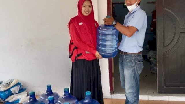 Gerakan 1000 Galon, SDN Katokkoan Sumbang 17 Air Galon untuk Penyintas Bencana