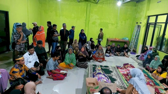 Ketua DPRD Rudianto Lallo Melayat di Rumah Duka Tertimpa Pohon Tumbang di Biringkanaya