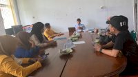 Pimpin Rapat Internal, Kabid Humas dan IKP Diskominfo Lutra Minta Tim Peliputan Bekerja Cerdas