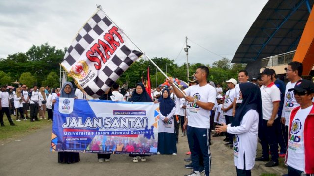 Bupati Sinjai Lepas Peserta Jalan Sehat UIAD