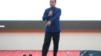 Kenakan Sepatu Produk UMKM di Maros, Gubernur Andi Sudirman : Kualitasnya Bagus