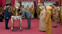 Gubernur Andi Sudirman Lantik 207 Kepsek dan 23 Pejabat Eselon III