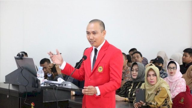 Pejabat Fungsional Persidangan DPRD Sulsel Wara Sarjono Raih Gelar Doktor Hukum Tata Negara