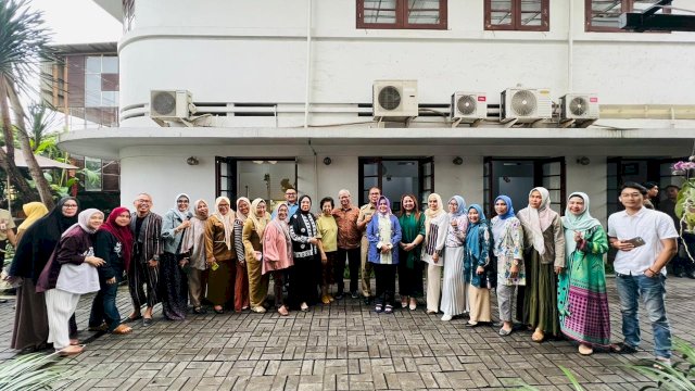 Dewan Kerajinan Nasional Daerah (Dekranasda) Kota Makassar melakukan silaturahmi awal tahun di Cafe Mama, Selasa (2/1/2023).
