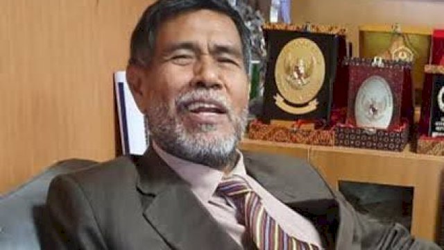 Guru Besar Sospol Unhas Prof Armin