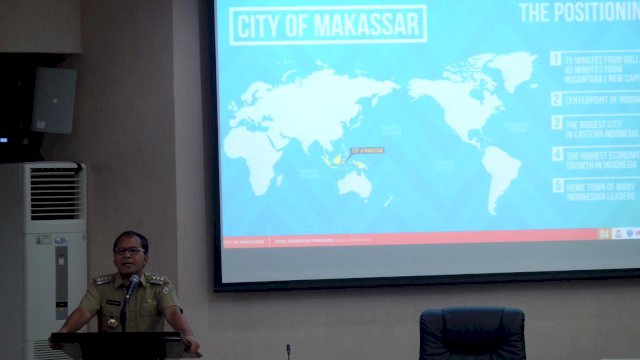 Wali Kota Makassar, Moh. Ramdhan Pomanto secara resmi menerima 122 mahasiswa KKN (Kuliah Kerja Nyata) Tematik Universitas Hasanuddin (UNHAS). Penerimaan dilaksanakan di Ruang Sipakatau, Selasa (3/1/2023).