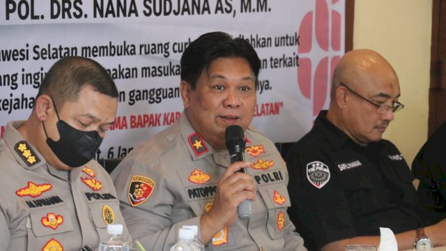 Wakapolda Sulsel Brigjen Pol.CH.Patoppoi &nbsp;mengadakan kegiatan bertajuk &ldquo;Jumat Curhat&rdquo; untuk mendengarkan keluhan masyarakat, Jumat (6/01/2023). 