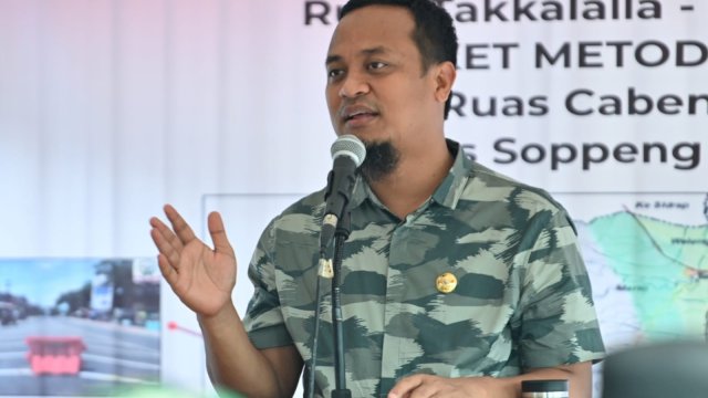 Gubernur Sulsel Andi Sudirman  Sulaiman
