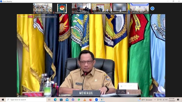 Gubernur Sulawesi Selatan, Andi Sudirman Sulaiman mengikuti rapat koordinasi (Rakoor) Pengendalian Inflasi Daerah secara virtual yang dilaksanakan oleh Kementerian Dalam Negeri (Kemendagri), Selasa, 24 Januari 2023.