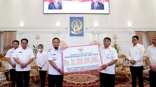 Gubernur Sulsel Serahkan Bantuan Keuangan Rp31, 2 M le Pemda Tator