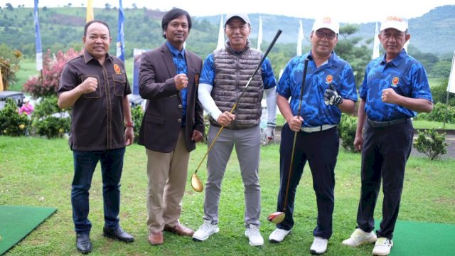 Wali Kota Makassar, Moh. Ramdhan Pomanto membuka secara resmi&nbsp; turnamen golf yang bertajuk South Sulawesi Amateur Open Series II 2023, di Lapangan Padivalley Golf, Kabupaten Gowa, Sulsel, Kamis (2/02/2023).&nbsp;&nbsp;