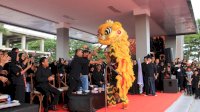 Dilepas Bupati Andi Utta, Ribuan Orang Berbusana Hitam Ikuti Karnaval Budaya