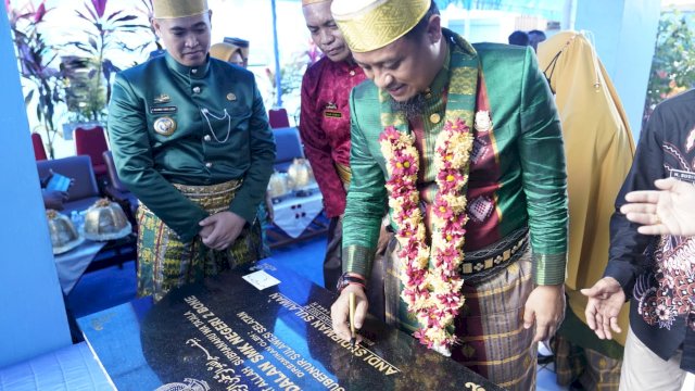 Di Pangkep, Gubernur Andalan Resmikan Bengkel Andalan 3 Sekolah SMK di Sulsel