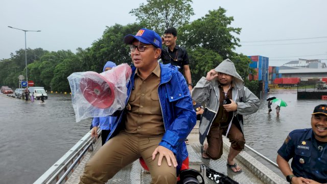 Walikota Makassar, Mohammad Ramdhan Danny Pomanto Saat melakukan Himbauan kepada Warga Kota Makassar 