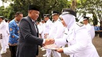 Hari Kesadaran Nasional, 15 Kepala Desa Terima Lencana Desa Mandiri