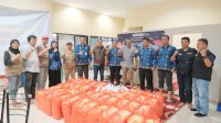 Sekretariat DPRD Makassar Salurkan Bantuan Buat Korban Banjir di Biringkanaya