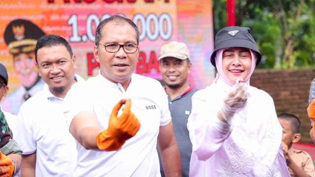 Danny Pomanto Resmi Canangkan Program Satu Juta Polybag Gerakan Terus Menanam