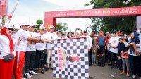 Lepas Jalan Santai IKA UNHAS Bone, Danny Pomanto Disambut Meriah Ratusan Peserta