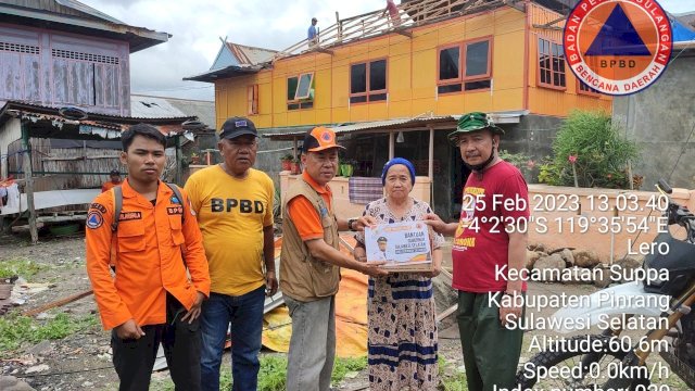 Pemprov Sulsel Salurkan Bantuan Logistik untuk Korban Angin Kencang di Pinrang