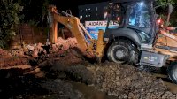 Tangani Genangan di Jalan Hertasning, Dinas PUTR Bersihkan Saluran Drainas