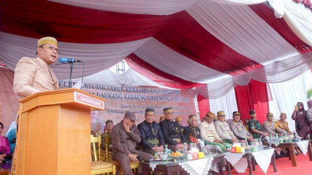 Karaeng Galesong Anugerahi Danny Gelar Adat Kehormatan &ldquo;Daeng Manaba&rdquo;