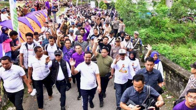 Gubernur Sulsel Andi Sudirman Sulaiman Bersama Warga Enrekang