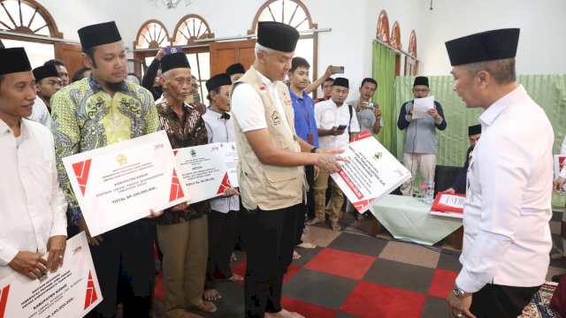 Ganjar Pranowo, Memulai Transisi Energi Lewat LPTS Rooftop di Pesantren