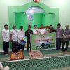 Legislator Makassar Kasrudi Bagi Al-Quran ke Sejumlah Masjid di Manggala