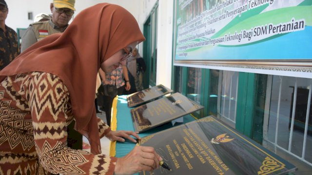 Bupati Lutra Resmikan Kantor BPP