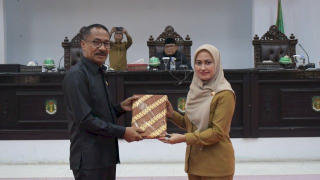 Bupati Luwu Utara Paparkan LKPJ APBD 2022 di Sidang Paripurna