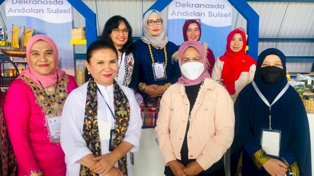 Iriana Joko Widodo Kagum dengan Produk Unggulan Pameran Dekranasda Andalan Sulsel