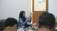 Bupati Lutra Raih penghargaan Dari Ombudsman RI