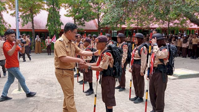 Wakil Bupati (Wabup) Bulukumba, Andi Edy Manaf, melepas 16 orang peserta Lomba Tingkat Penggalang (LT lV) Tingkat Daerah Gerakan Pramuka Sulawesi Selatan Tahun 2023, yang berlangsung di Kabupaten Maros.